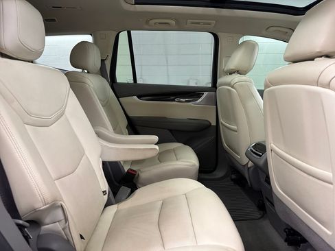 Used 2020 Cadillac XT6 Premium Luxury FWD image 33