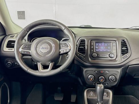 Used 2017 Jeep Compass Latitude FWD image 24