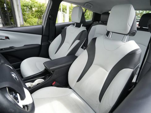 Used 2017 Toyota Prius Four w/ Advanced Technology Package FWD image 16