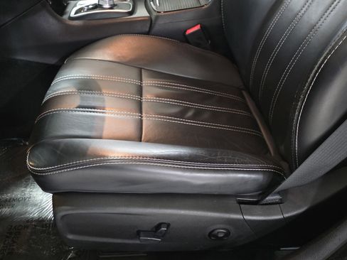 Used 2015 Chrysler 300 S image 24