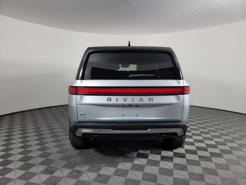 Used 2024 Rivian R1S Adventure image 4