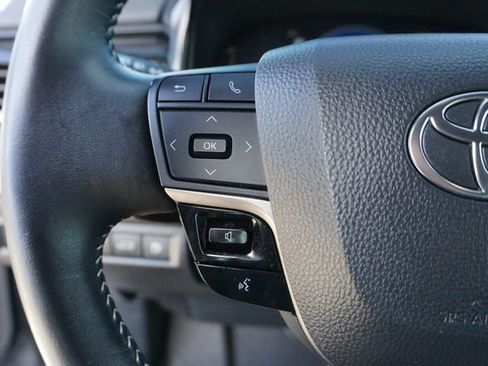 Used 2025 Toyota Camry SE w/ Convenience Package image 20