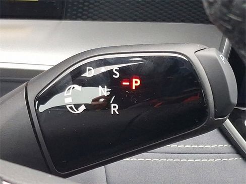 New 2026 Volkswagen Tiguan SE R-Line image 8