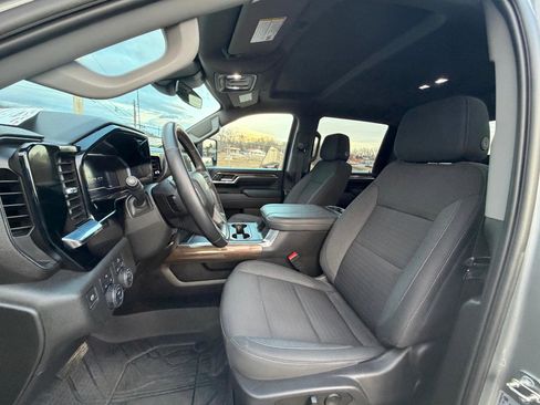 Used 2024 Chevrolet Silverado 3500 LT w/ Convenience Package image 7