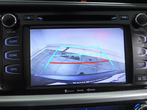 Used 2019 Toyota Highlander XLE AWD/4WD image 21