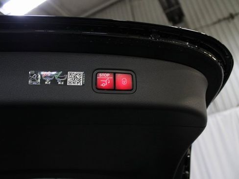 New 2025 Mercedes-Benz GLC 350e 4MATIC image 8