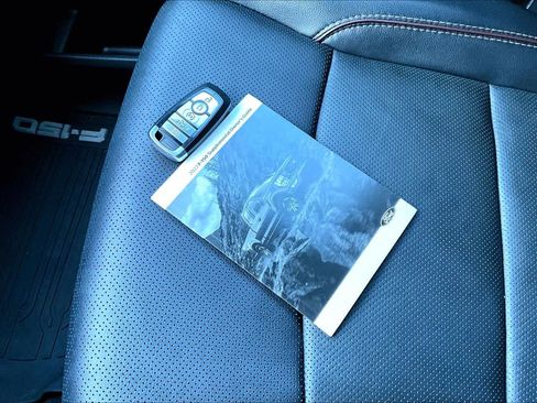 Used 2022 Ford F150 Lariat image 14