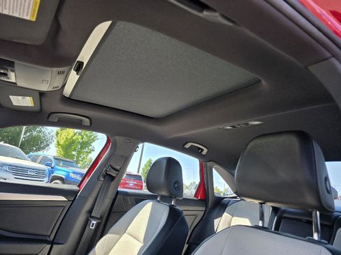 Used 2019 Volkswagen Jetta R-Line FWD image 9