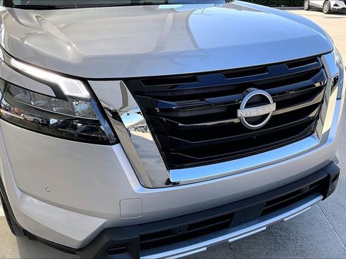 Used 2025 Nissan Pathfinder Platinum w/ Cargo Package image 36