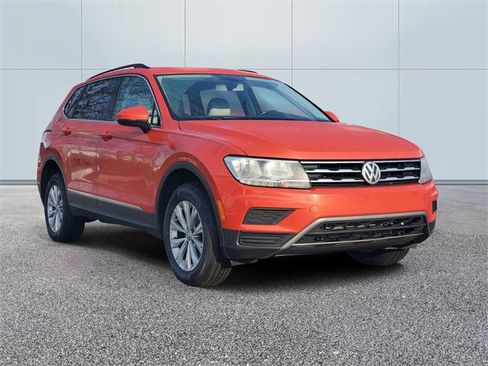 Used 2018 Volkswagen Tiguan SE image 3