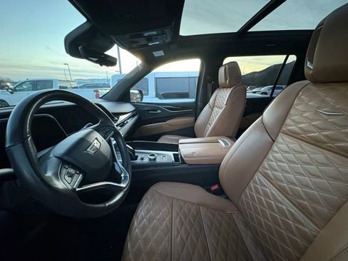 Used 2021 Cadillac Escalade ESV Premium Luxury w/ Performance Package image 4