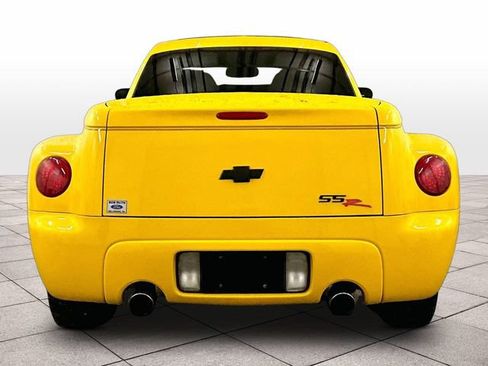 Used 2003 Chevrolet SSR w/ Preferred Equipment Group RWD image 6