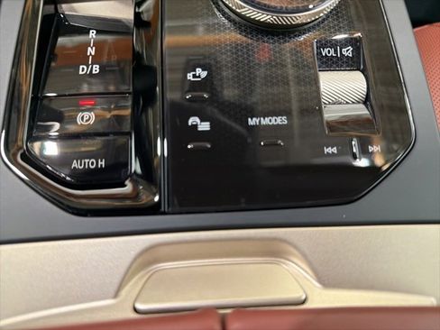 Used 2026 BMW iX xDrive45 image 37