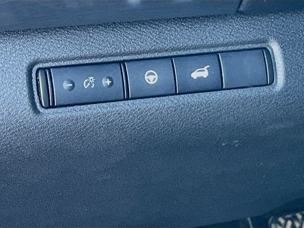 Used 2025 Nissan Pathfinder Rock Creek AWD/4WD image 10