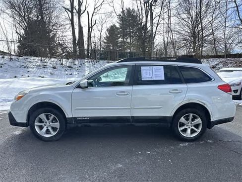 Used 2014 Subaru Outback 2.5i Limited image 2