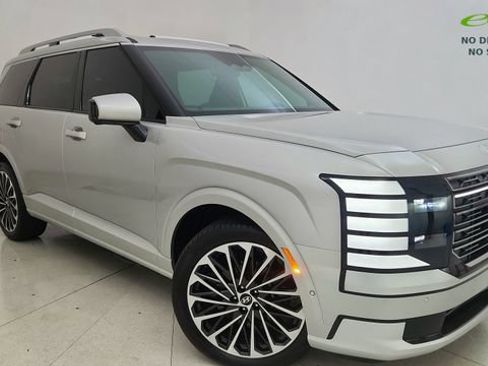 Used 2026 Hyundai Palisade Calligraphy FWD image 1