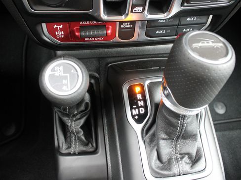 New 2026 Jeep Gladiator Mojave AWD/4WD image 33