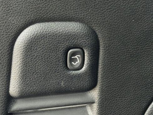 Used 2022 Jeep Grand Cherokee Limited image 35