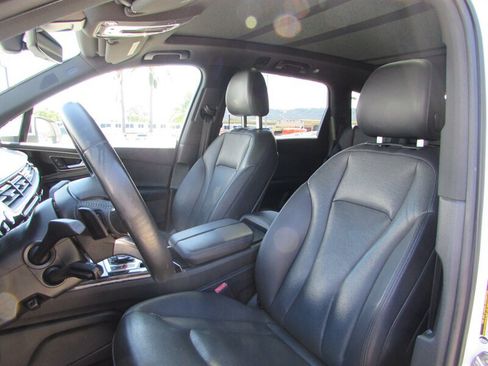Used 2017 Audi Q7 3.0T Premium Plus w/ Premium Plus Package AWD/4WD image 10