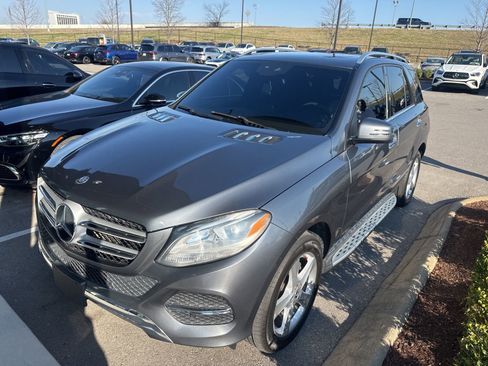 Used 2017 Mercedes-Benz GLE 350 4MATIC image 2