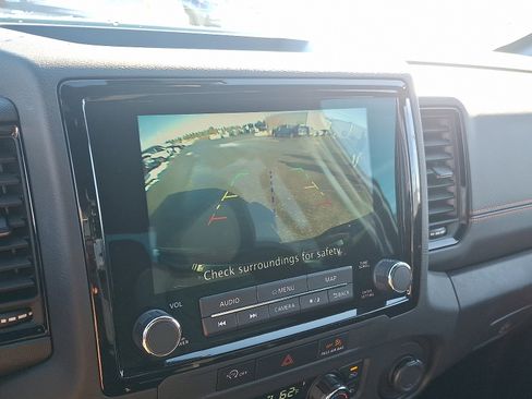 Used 2024 Nissan Frontier PRO-4X w/ Technology Package image 18