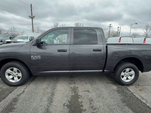 Used 2022 RAM 1500 Classic SLT RWD image 5