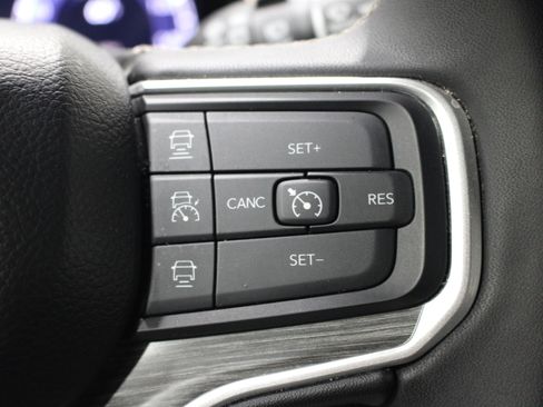 Used 2024 Jeep Wagoneer L Series II w/ Flexible Seating Group AWD/4WD image 13