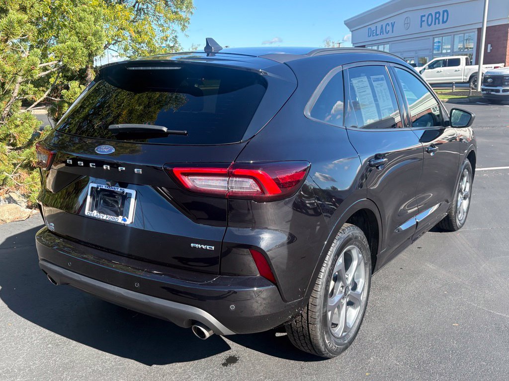 Used 2023 Ford Escape ST-Line w/ Tech Pack #1 AWD/4WD image 5