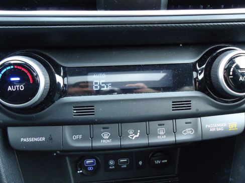 Used 2020 Hyundai Kona Limited image 19