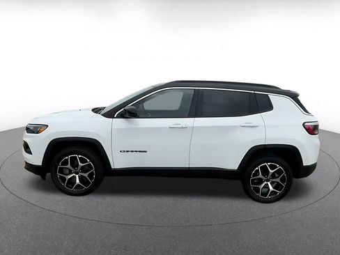 Used 2025 Jeep Compass Limited AWD/4WD image 9