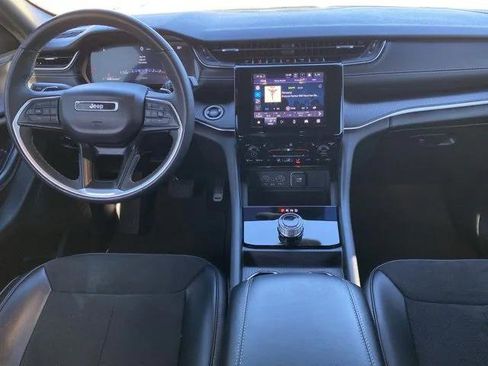 Certified 2023 Jeep Grand Cherokee Altitude image 13