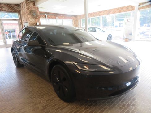Used 2024 Tesla Model 3 Long Range RWD image 3