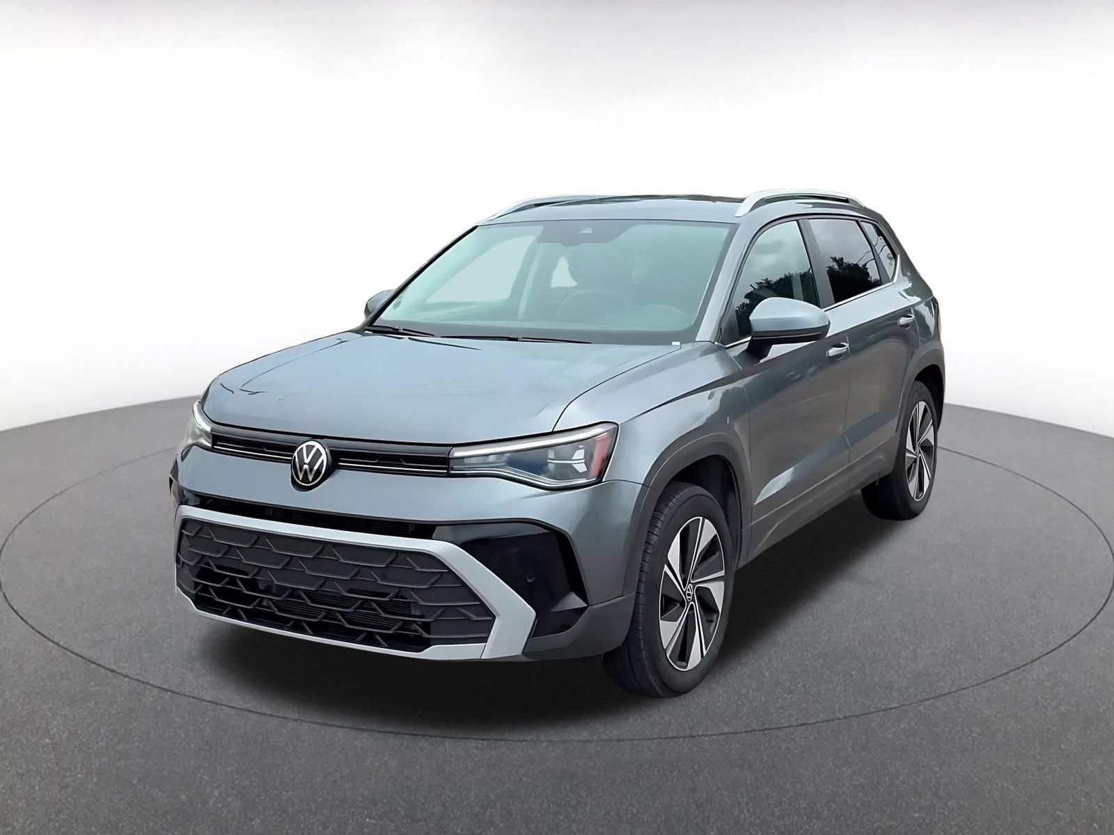 Used 2026 Volkswagen Taos SE AWD/4WD image 6