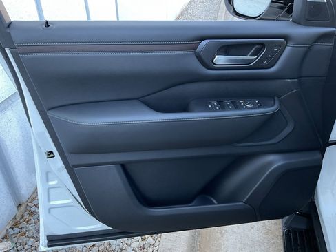 New 2026 Nissan Armada SL image 12