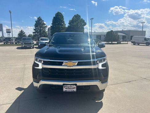 Used 2025 Chevrolet Silverado 1500 LT AWD/4WD image 9