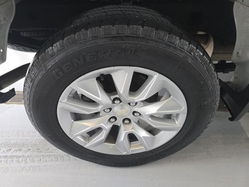 Used 2020 Chevrolet Silverado 1500 Custom w/ Custom Value Package image 8