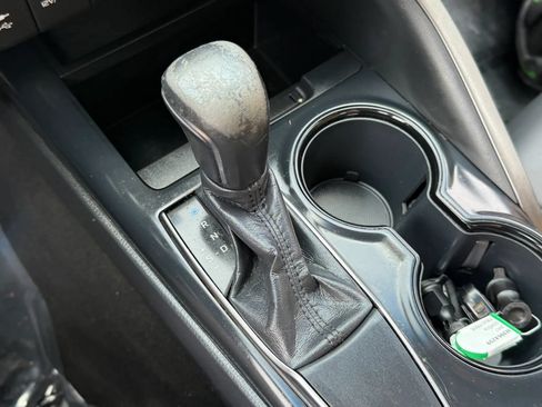 Used 2018 Toyota Camry SE FWD image 24
