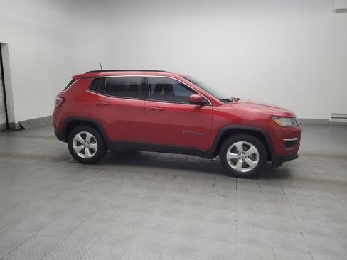 Used 2019 Jeep Compass Latitude FWD image 11