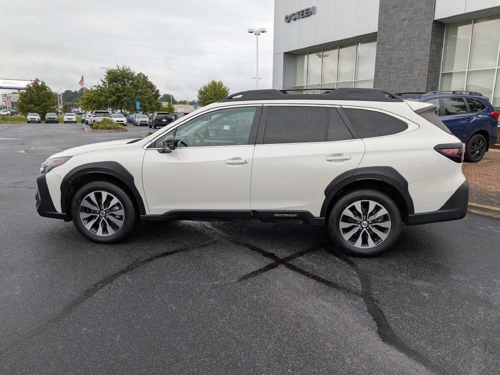 Used 2022 Subaru Ascent Limited w/ Technology Package AWD/4WD image 8