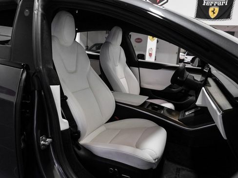 Used 2023 Tesla Model S image 29