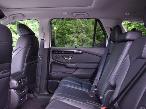 New 2026 Honda Pilot Touring image 15