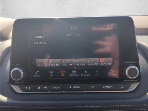 Used 2023 Nissan Rogue SV image 12