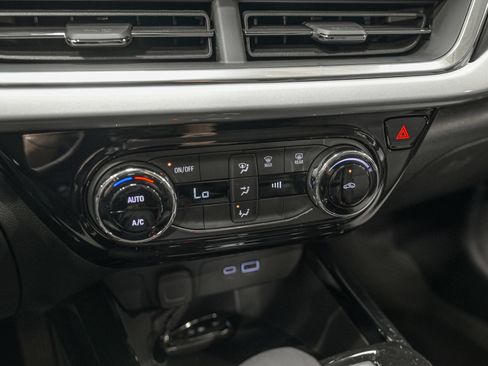 Used 2024 Chevrolet Trax LT FWD image 24