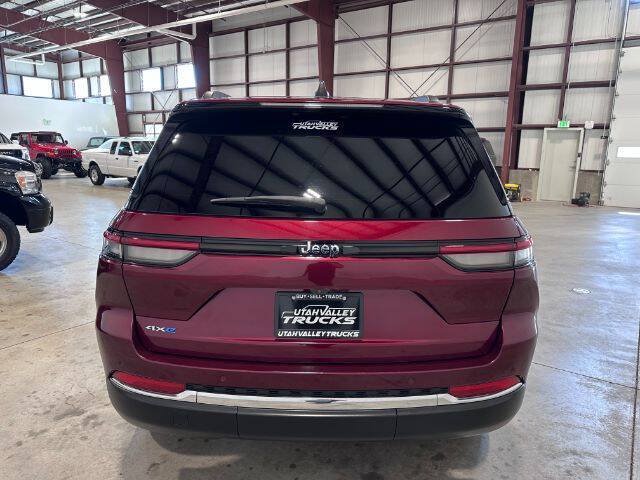 Used 2023 Jeep Grand Cherokee 4WD 4xe image 7
