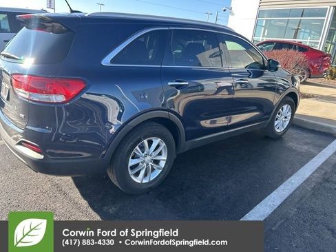 Used 2016 Kia Sorento LX image 6