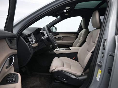 Used 2026 Volvo XC90 B6 Ultra w/ Protection Package Premier image 19