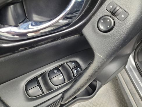 Used 2018 Nissan Rogue S FWD image 27