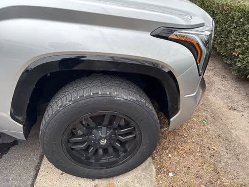 Used 2023 Toyota Tundra Platinum image 11