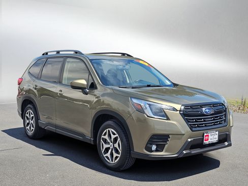 Used 2024 Subaru Forester Premium AWD/4WD image 7