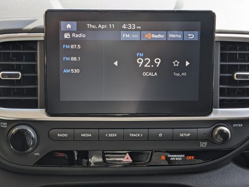 New 2025 Hyundai Venue SE image 21